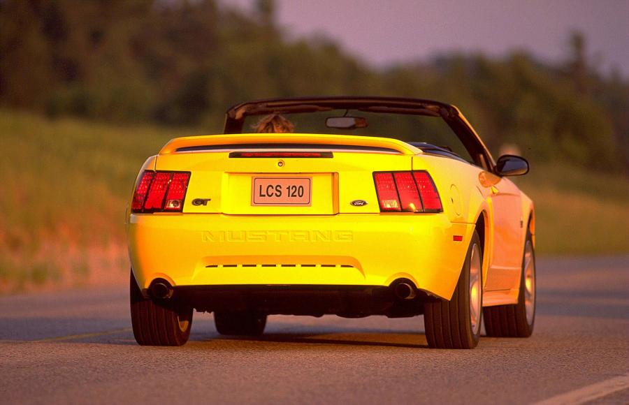  Ford Mustang GT Convertible 35th Anniversary 1999 года  (фото 18 из 24)